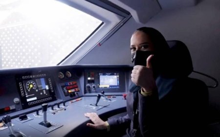 വിപ്ലവം തീര്‍ത്ത് സൗദി; ലോകത്തിലെ അതിവേഗ ട്രെയിന്‍ ഓടിക്കാന്‍ വനിതകളും; ഹറമൈന്‍ എക്സ്പ്രസ് സാരഥികളായി 32 യുവതികള്‍; ശമ്പളം ഒന്നര ലക്ഷം