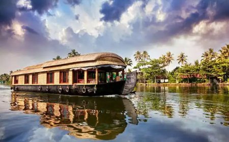 ന്യൂയോർക്ക് ടൈംസിന്റെ ലോക വിനോദ സഞ്ചാര പട്ടികയിൽ കേരളം; സന്തോഷം പങ്കുവച്ച് മുഖ്യമന്ത്രി