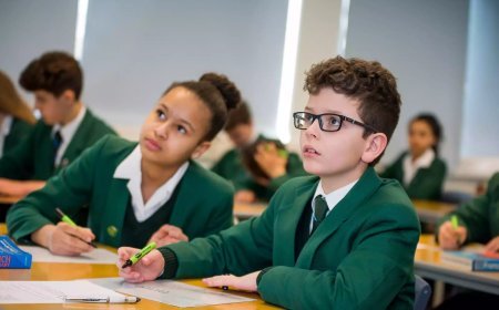 ആലിംഗനവും ഹസ്തദാനവും പ്രണയവും വിലക്കി ബ്രിട്ടണിലെ ഹൈലാന്‍ഡ് സ്‌കൂള്‍