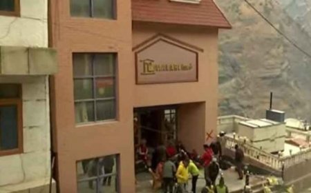 ജോഷിമഠിൽ 
പൊളിച്ചുനീക്കൽ തുടങ്ങി ; സൈനിക ക്യാമ്പിലെ കെട്ടിടങ്ങളിലും വിള്ളൽ