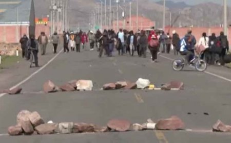 പെറുവിൽ ജനരോഷം പടരുന്നു ; കൊല്ലപ്പെട്ടവരുടെ മൃതദേഹങ്ങളുമായി പ്രതിഷേധ മാർച്ച്