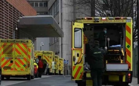 ബ്രിട്ടനിൽ 20,000 ആംബുലൻസ് ജീവനക്കാർ പണിമുടക്കി