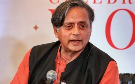 മുഖ്യമന്ത്രിക്കോട്ട് തയാറാക്കി വെച്ചിട്ടില്ല; മറുപടിയുമായി ശശി തരൂർ