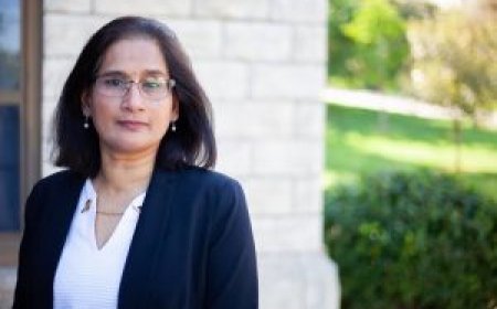 ഇന്ത്യൻ വംശജ ഉഷ റെഡ്ഢി കൻസാസ് സെനറ്ററായി സത്യപ്രതിജ്ഞ ചെയ്തു