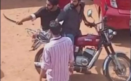 പൂര്വ്വവിദ്യാര്ഥി സംഗമത്തിനിടെ സ്കൂളില് ഭീകരാന്തരീക്ഷം സൃഷ്ടിച്ച് യുവാക്കള്