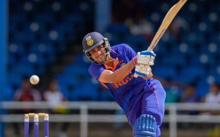 ഇരട്ട സെഞ്ചുറിയുമായി ശുഭ്മാൻ ഗിൽ; ഇന്ത്യക്ക് കൂറ്റൻ സ്കോർ