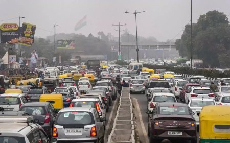 വായുവിന്റെ ഗുണനിലവാരം കുറയുന്നു; ബിഎസ്3, ബിഎസ്4 കാറുകൾക്ക് ഡൽഹിയിൽ താൽക്കാലിക നിരോധനം