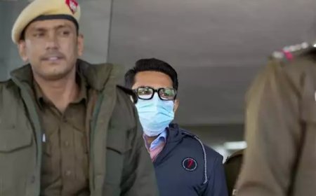 വിമാനത്തിൽ സഹയാത്രികയുടെ ദേഹത്ത് മൂത്രമൊഴിച്ച സംഭവം: പ്രതിയ്ക്ക് 4 മാസം യാത്രാവിലക്ക്