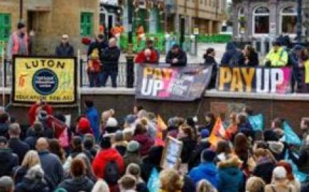 ബ്രിട്ടണിൽ കൂട്ടത്തോടെ പണിമുടക്കി പൊതുമേഖലാ ജീവനക്കാരും അധ്യാപകരും