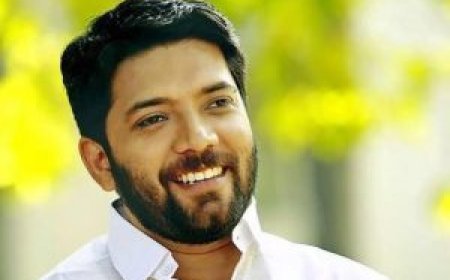 ‘സെസ് ഏർപ്പെടുത്തരുത്, വീട് അടച്ചിട്ടിരിക്കുന്നതല്ല, മാർക്കറ്റിൽ പോയത്’; പോസ്റ്ററുമായി ഷാഫി പറമ്പിൽ