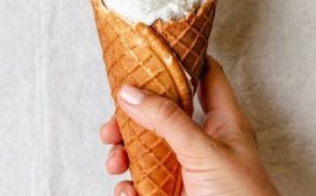 ഐസ്ക്രീമിനുള്ളില്‍ ചത്ത തവളയെ കണ്ടെത്തി