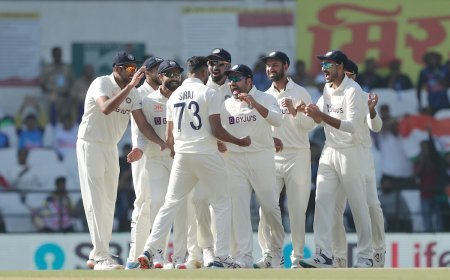 1st Test, Day 1 Live: Aus Eye Recovery After Shami, Siraj's Early Strikes