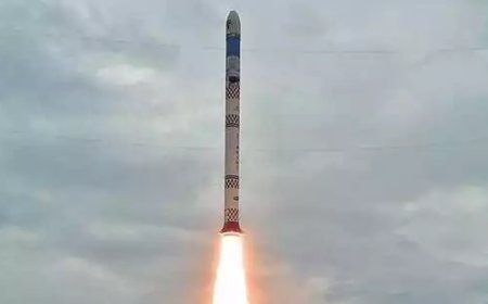 കുതിച്ചുയര്ന്ന് എസ്എസ്എൽവി ഡി2; മൂന്ന് ഉപഗ്രഹങ്ങൾ ഭ്രമണപഥത്തിലെത്തിക്കും