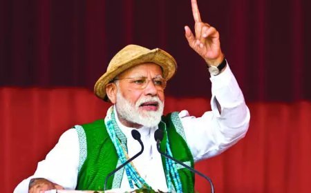 കേരളത്തിൽ പരസ്പരം പോരടിക്കുന്നവർ ത്രിപുരയിൽ പരസ്പരം ചങ്ങാത്തം കൂടുകയാണ്: മോദി