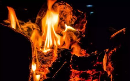 വാലന്‍റൈൻസ് ദിനത്തിൽ ബീച്ചില്‍ കൊണ്ടുപോയില്ല; തീകൊളുത്തി ആത്മഹത്യയ്ക്ക് ശ്രമിച്ച് യുവതി