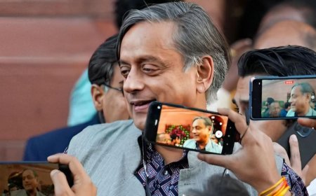 ‘പ്രവര്ത്തക സമിതിയിലേക്ക് മത്സരിക്കാനില്ല, തിരഞ്ഞെടുപ്പ് വേണം’; നിലപാട് വ്യക്തമാക്കി ശശി തരൂര്