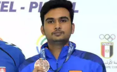 ഷൂട്ടിംഗ് ലോകകപ്പില്‍ ഇന്ത്യയ്ക്കായി വെങ്കലം നേടി വരുൺ തോമർ