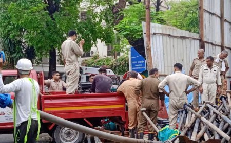 Delhi Rain: Heavy Rainfall Leaves Delhi Waterlogged, Traffic Crawls