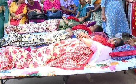 Hunger strike enters second day today; ASHAs intensify protest in front of Secretariat