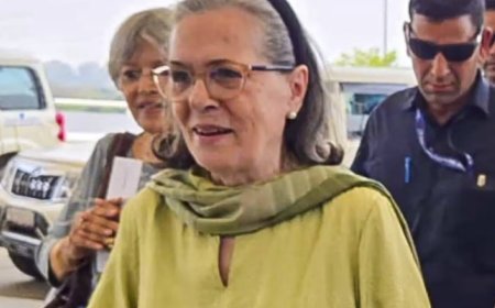 Congress leader Sonia Gandhi admitted to hospital