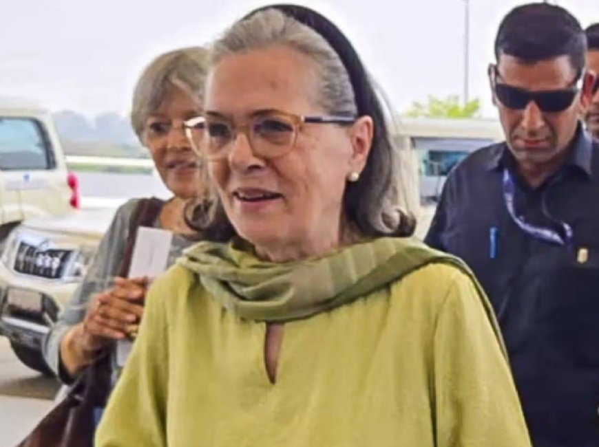 Congress leader Sonia Gandhi admitted to hospital