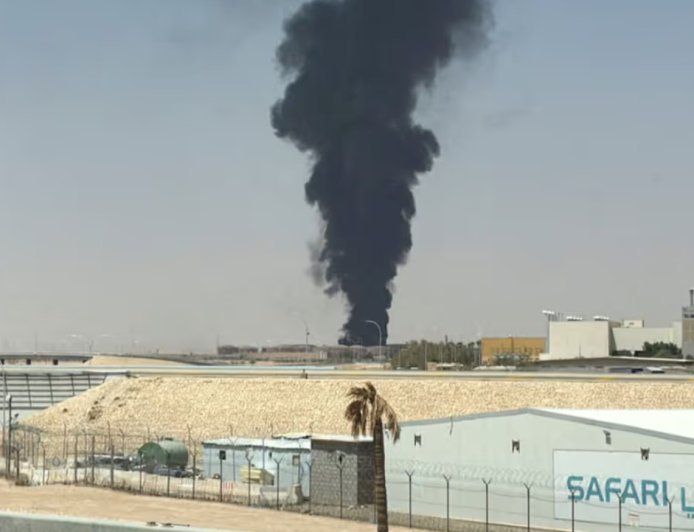 Houthis attack Saudi international airport; one killed, eight injured, France and Britain support Saudi